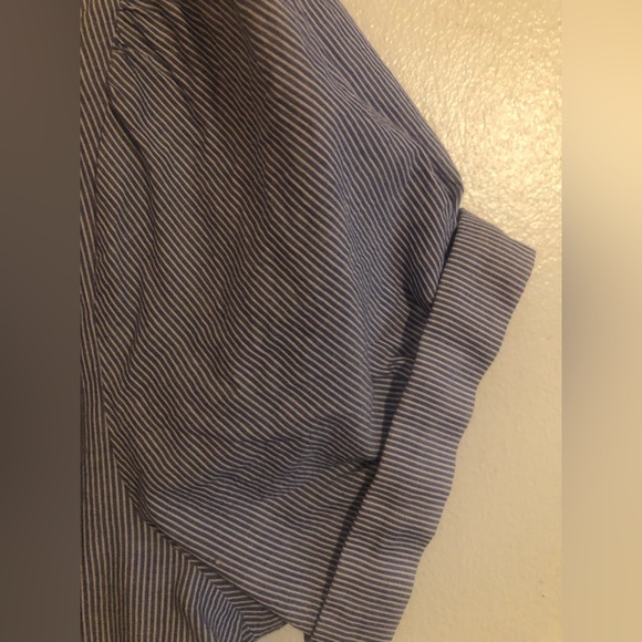 American Eagle Outfitters Blue & White Striped Top w/Short Cuffed sleeves - Picture 4 of 6